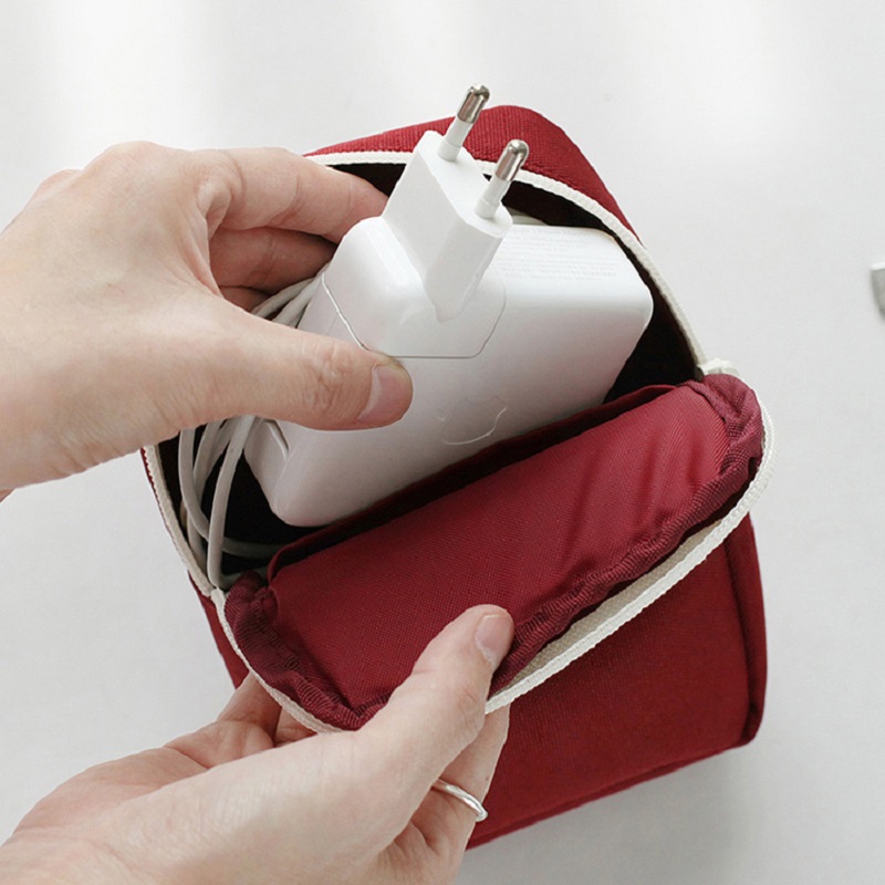 Organisateur de chargeurs de v - Electronics Gadgets Bag avis et prix
